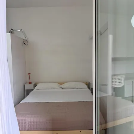 Just Women Solo Donne Non Accetiamo Gli Uomi Apartment Bergamo